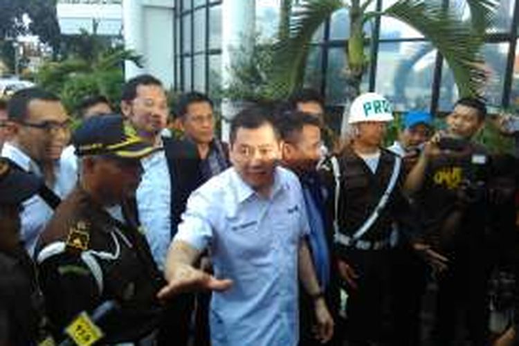 Mantan Komisioner PT Mobile 8 Hary Tanoesoedibjo memenuhi panggilan penyidik di Kejaksaan Agung, Jakarta, Kamis (17/3/2016).