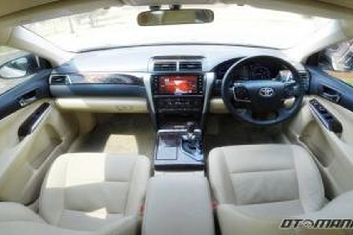 Kabin New Toyota Camry 2.5V 2015