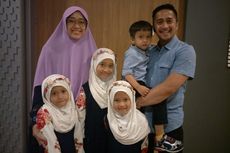 Irfan Hakim Ajak Keluarga Nonton Masha and The Bear on Ice