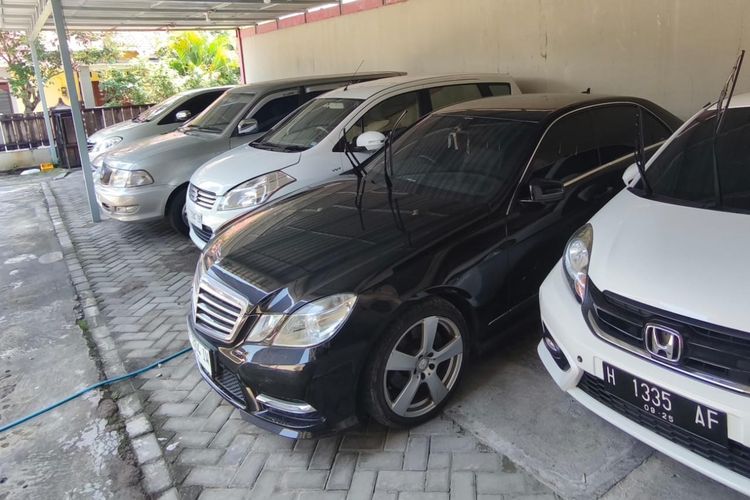 Mobil bekas di Bathara Motor Solo