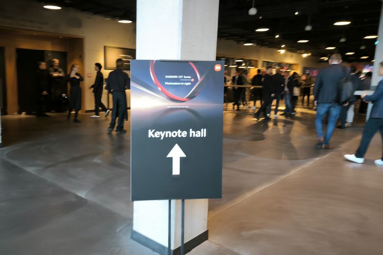 Suasana peluncuran Xiaomi 13T di Verti Music Hall, Berlin, Jerman pada Selasa (26/9/2023). 