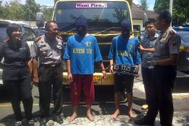 Sabar Zaeri bin Sudari (36) dan Udik Pramono bin Suroso (19) keduanya warga Magelang, komplotan pencuri truk ditangkap tim gabungan Polsek Jambu, Polsek Ambarawa dan Polres Semarang.