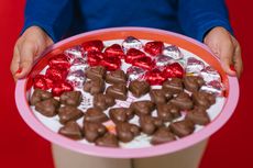 Cara Membuat Buket Coklat Beng-beng Sederhana untuk Valentine 