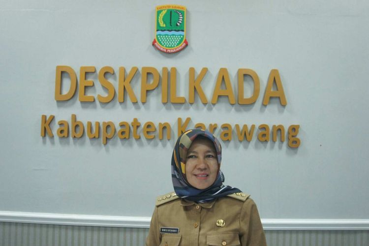 Sekretaris Desk Pilkada Kabupaten Karawang Wiwiek Krisnawati, Senin (2/7/2018).