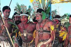 Biak Tuan Rumah Festival Kreasi Seni Tari Se-Papua