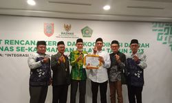 Distribusikan ZIS dengan Baik, Baznas HST Raih Penghargaan dari Baznas Kalsel