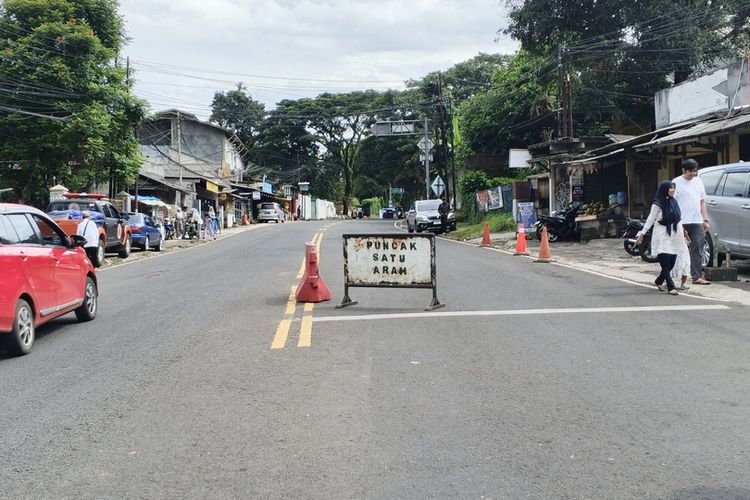 Arus di Jalur Puncak Bogor Padat, 37.000 Kendaraan Melintas, One Way Dialihkan Arah Bawah