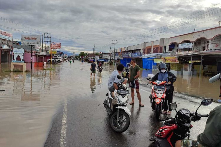 Banjir mengepung Bengkulu