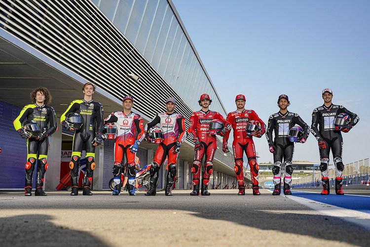 Para pebalap Ducati, baik tim pabrikan dan tim satelit untuk MotoGP 2022