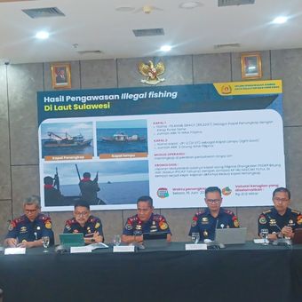 Direktur Jenderal Pengawasan Sumber Daya Kelautan dan Perikanan (PSDKP) Kementerian Kelautan dan Perikanan (KKP) Pung Nugroho Saksono di Kantor KKP, Jakarta, Rabu (18/6/2025).