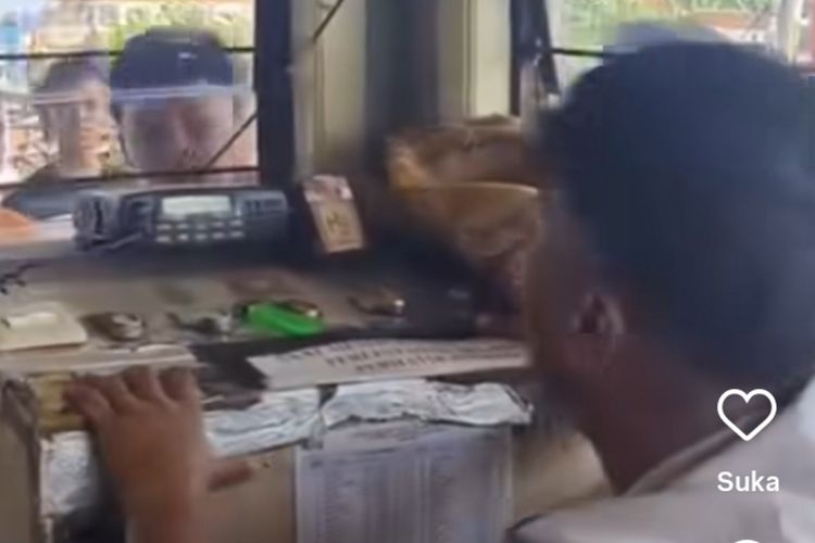 Palang Tak Tertutup Saat Kereta Lewat di Pekalongan, Dishub: Petugas Tak Tidur tapi Sedang Leyeh-leyeh