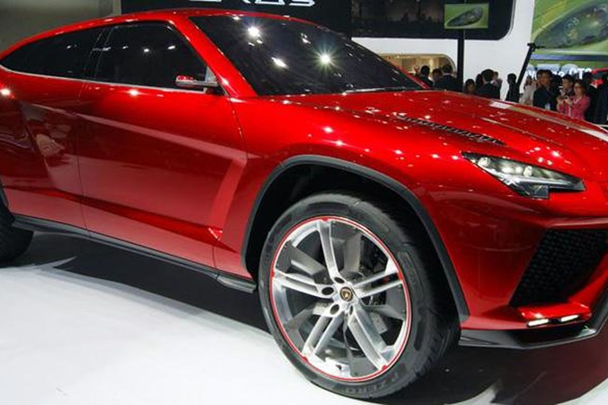 Lamborghini Urus saat diperkenalkan di Beijing Auto Show 2012