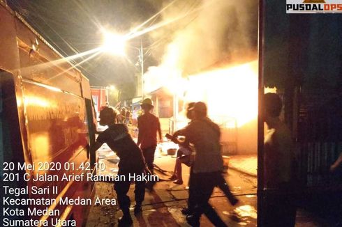 7 Bangunan Berupa Rumah dan Tempat Usaha Terbakar di Medan