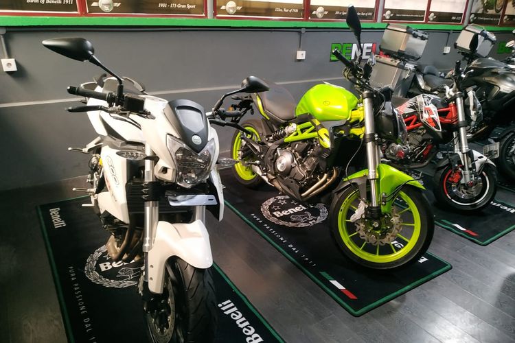 Pembukaan diler baru Benelli di Carburator Springs