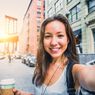 Memposting Selfie di Instagram Membuat Lebih Bahagia?