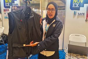 Mahasiswa ITS Rancang Rompi Ramah Lansia, Solusi Minimnya Caregiver 