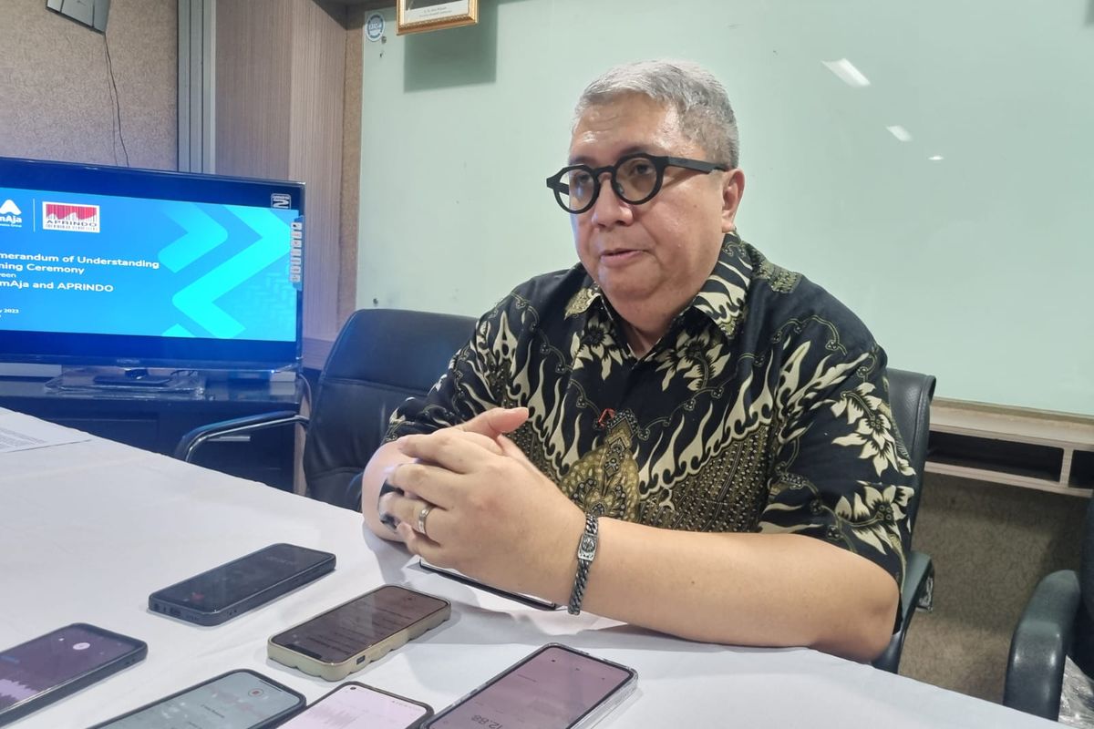 Ketua Umum  Asosiasi Pengusaha Ritel Indonesia (APRINDO) Roy Nicholas Mandey saat ditemui di Kantor APRINDO, Jakarta, Senin (3/6/2024).