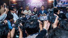 Terima Penghargaan KWP, Puan Sebut Kerja DPR Perlu Dikawal Media