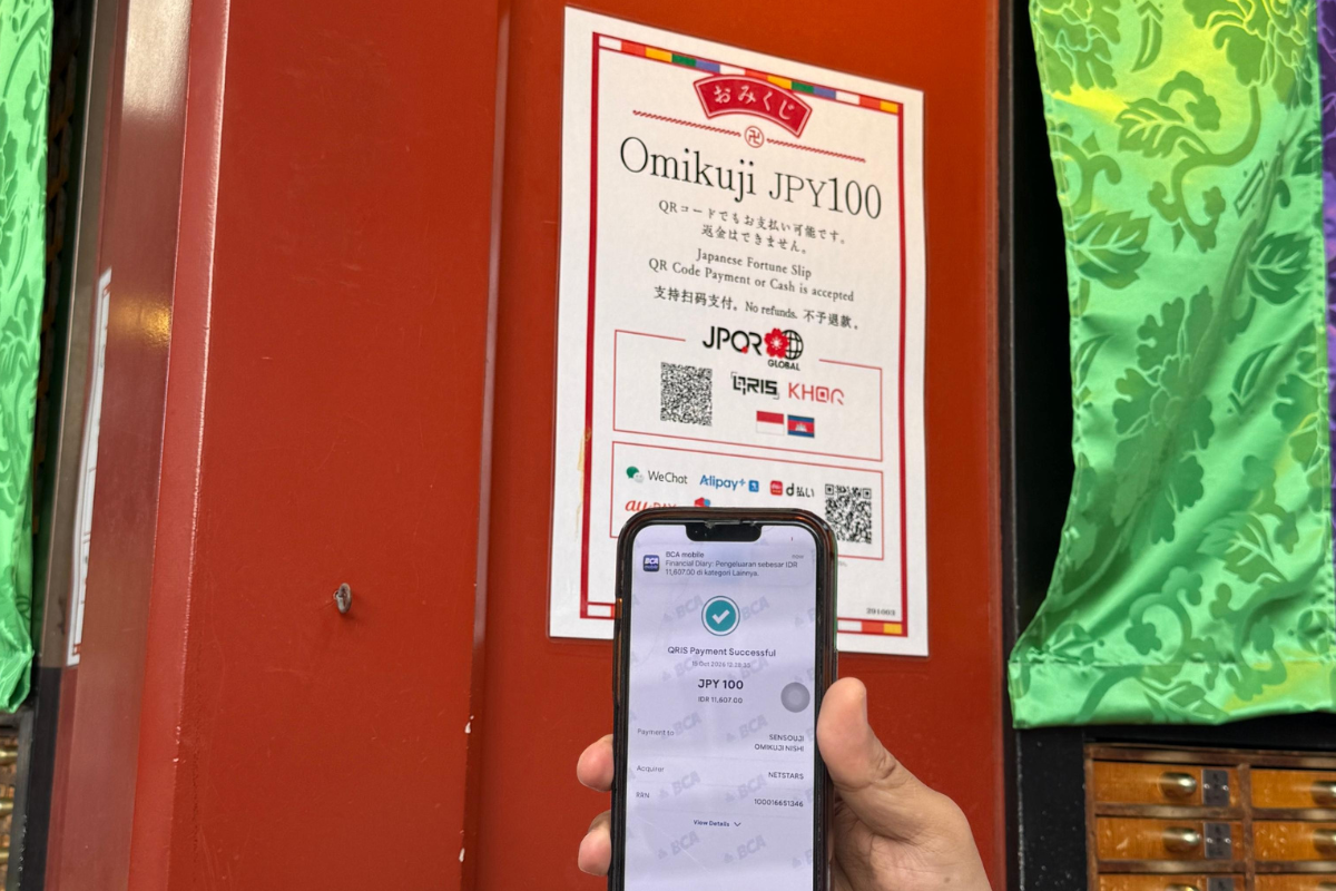 Tim Kompas.com mencoba penggunaan QRIS di Kuil Sensoji 