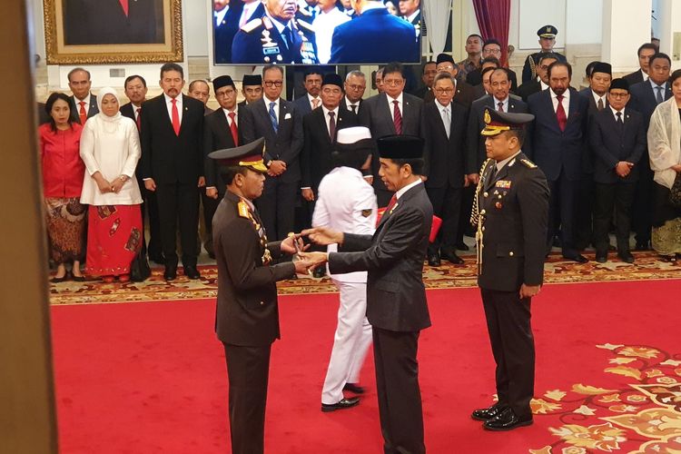 Presiden Joko Widodo melantik Komisaris Idham Azis sebagai Kapolri, Jumat (1/11/2019) pagi. Pelantikan berlangsung di Istana Negara, Jakarta, pukul 09.30 WIB. 