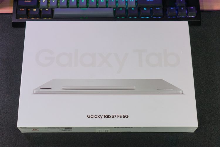 Kotak kemasan Samsung Galaxy Tab S7 FE 5G