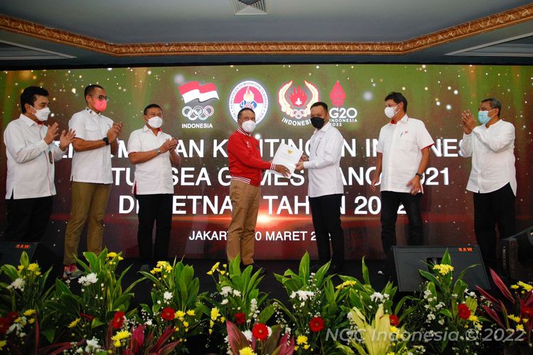 Menpora Zainudin Amali (jaket merah) dalam acara Pengumuman Kontingen Indonesia untuk Sea Games Hanoi 2021 Tahun 2022 di Auditorium Wisma Menpora, Kemenpora RI, Rabu (30/3/2022).