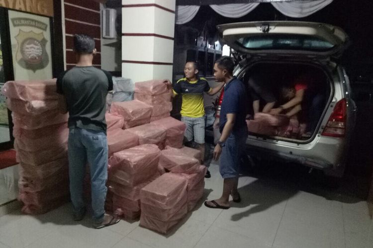 Barang bukti sosis ilegal yang diamankan di Mapolres Bengkayang (17/7/2017).