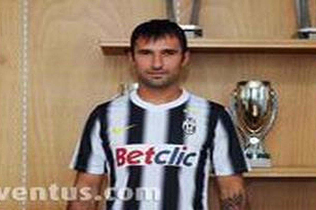 Penyerang Juventus Mirko Vucinic.