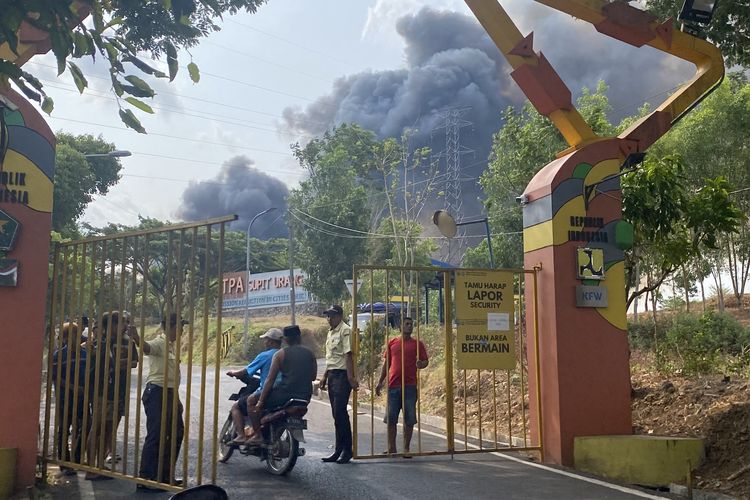 TPA Supit Urang Malang Terbakar, Asap Hitam Mengepul