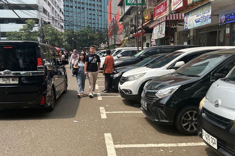 Pengunjung Keluhkan Pungli Parkir di Blok M Square: Takut Ribut dan Motor Dirusak
