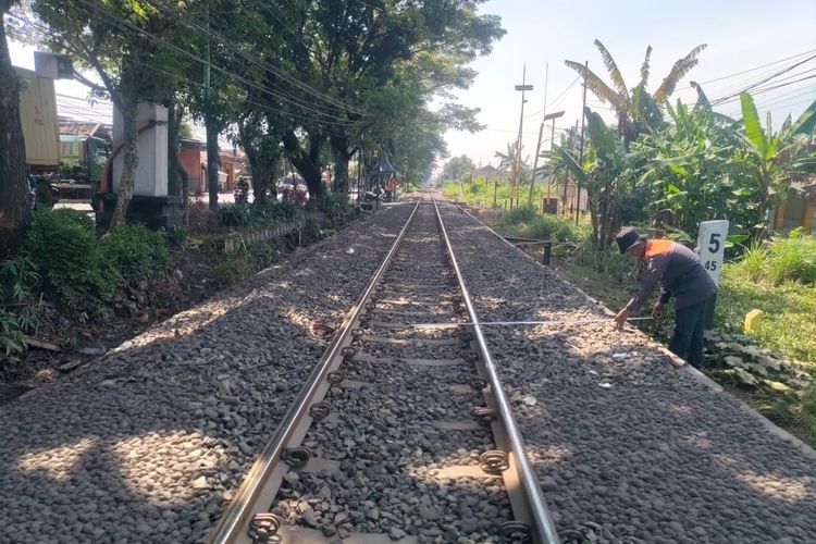 Sempat Lumpuh akibat Banjir di Pasuruan, Jalur Kereta Api Daop 8 Surabaya Kembali Normal