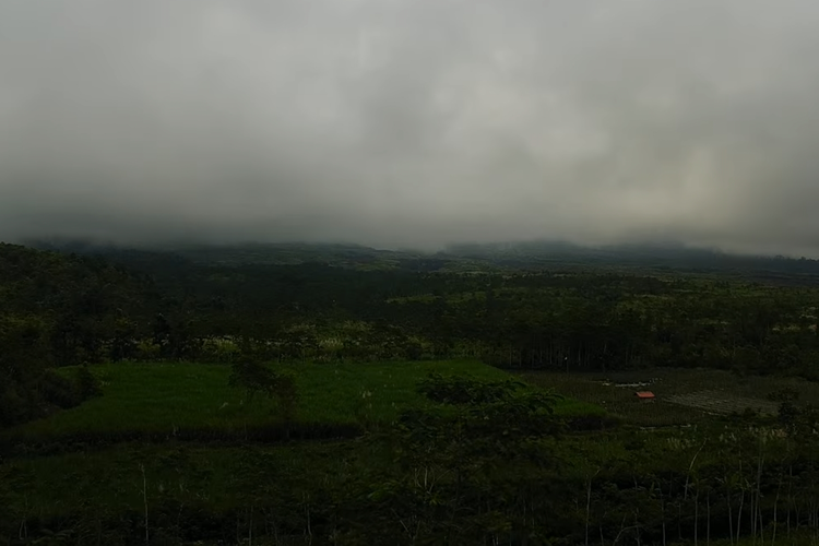 Gunung Semeru Luncurkan Awan Panas, Jarak Luncur Tak Diketahui karena Tertutup Kabut