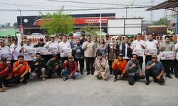 Pemprov Kalteng Serahkan Bantuan Sarpras Karhutla kepada 16 Tim Serbu Api Kelurahan di Palangka Raya