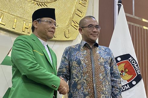 Plt Ketum PPP Serahkan SK Baru Kemenkumham ke KPU