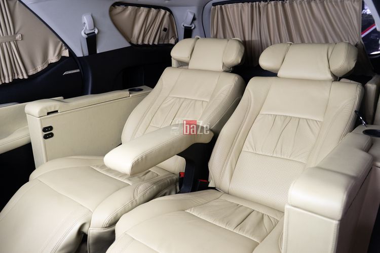 Fortuner SUV VIP Lounge buatan Baze