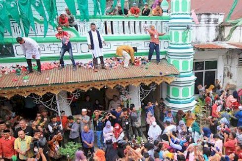 Tradisi Serak Gulo, Manisnya Akulturasi Budaya Masyarakat Muslim Keturunan India di Kota Padang
