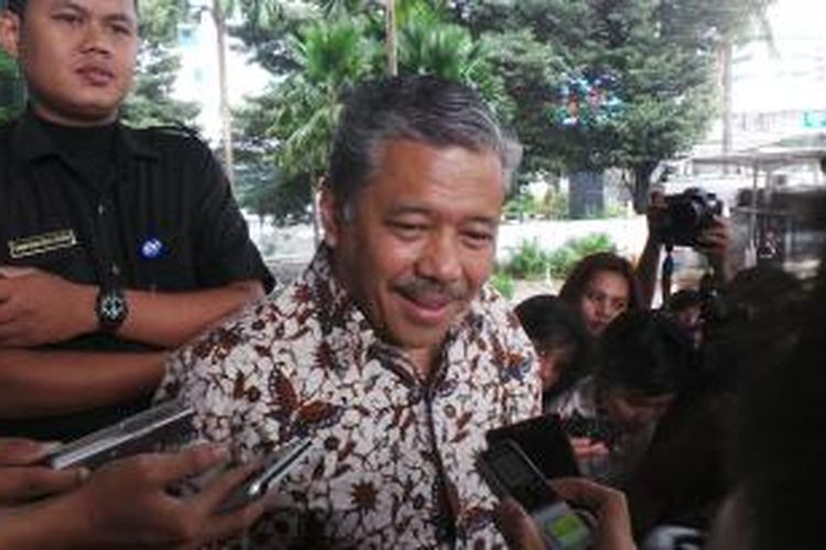 Peserta konvensi calon presiden Partai Demokrat Hayono Isman seusai diperiksa KPK sebagai saksi, Jumat (6/6/2014)