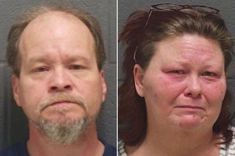 Pasangan yang ditangkap karena melakukan perbuatan tidak senonoh dengan anak kandung mereka, Keylin (kiri) dan Sheila Johnson.