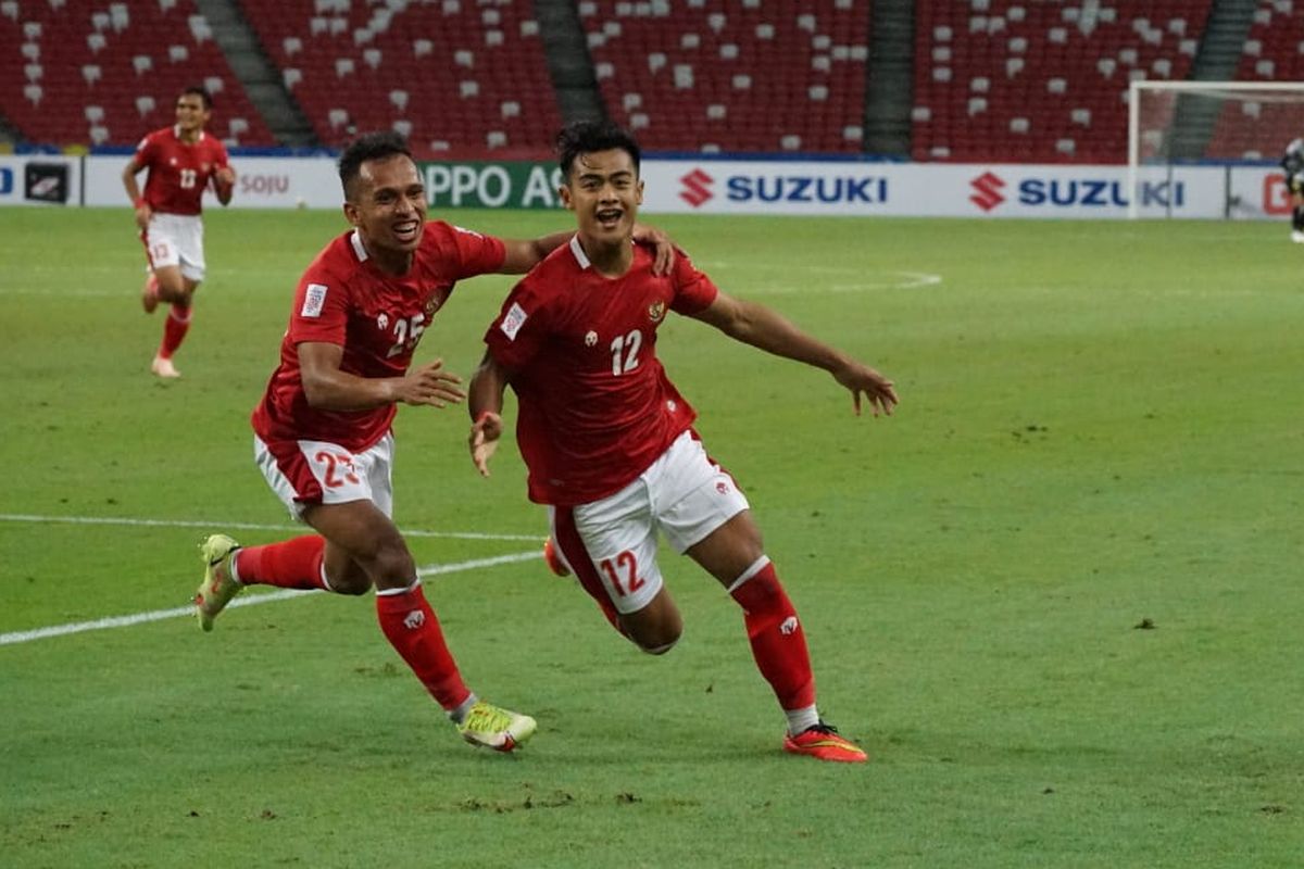 Laga timnas Indonesia vs Malaysia pada laga terakhir Grup B Piala AFF 2020 berakhir dengan skor 4-1, 19 Desember 2021.