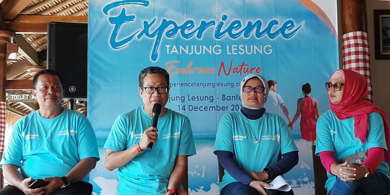 PT Banten West Java meluncurkan acara Road to Bodur 2020, tampak Managing Director PT BWJ Rully Lasahido dan Kepala Dinas Pariwisata Banten Eneng Nurhayati memberikan keterangan pers, Minggu (15/12/2019).