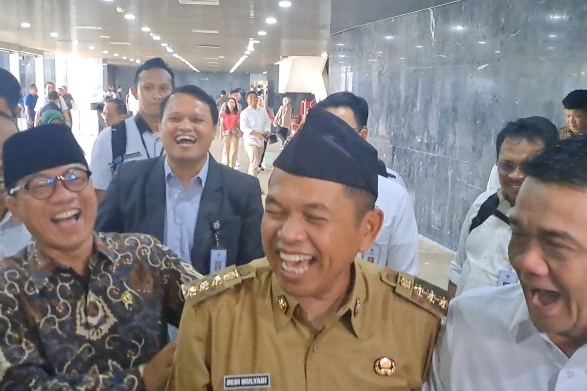 Gubernur Jabar Dedi Mulyadi hadir di Gedung DPR, Senayan, Jakarta, Selasa (29/4/2025). 