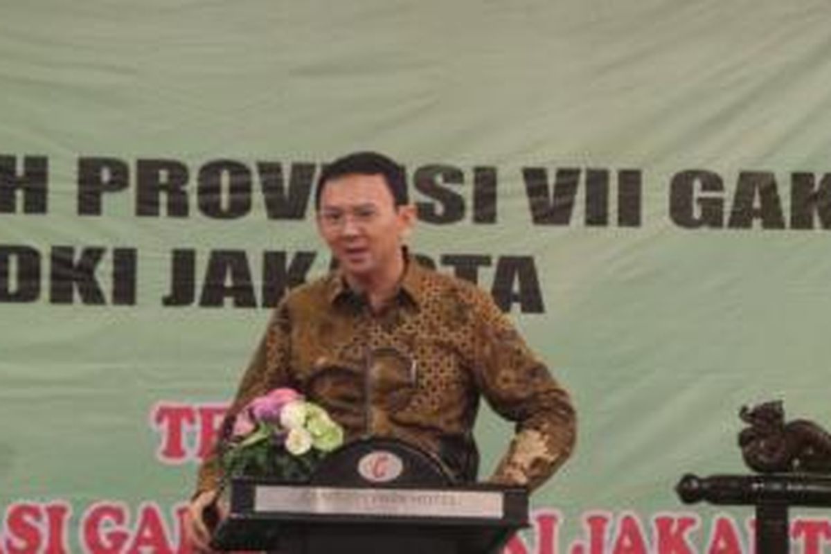 Gubernur DKI Jakarta Basuki Tjahaja Purnama saat memberikan sambutan pada acara Musprov DKI Jakarta VII Gabungan Perusahaan Alat-Alat Kesehatan dan Laboratorium (Gakeslab DKI Jakarta), di Hotel Atlet Century Park, Jakarta, Rabu (13/1/2016).