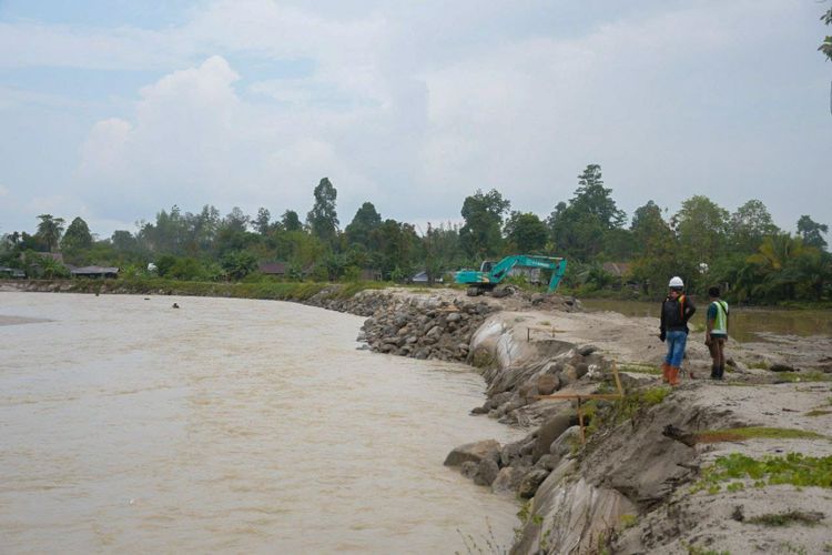 Bupati Luwu Utara Indah Putri Indriani percepat penanganan banjir di wilayahnya.