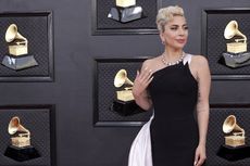 Menangis, Lady Gaga Jelaskan Alasan Hentikan Konsernya di Miami