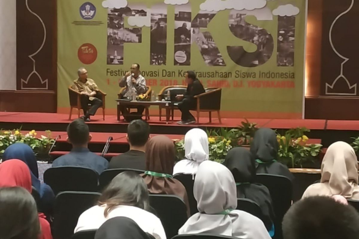 Salah satu sesi seminar dalam Festival Inovasi dan Kewirausahaan Siswa Indonesia (FIKSI) 2018 yang berlangsung di Yogyakarta 1-6 Oktober 2018.