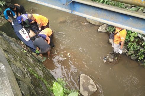 Mayat Laki-laki dengan Bekas Jeratan Ditemukan di Sungai Mbawang