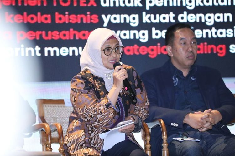 Direktur Utama Telkom Dian Siswarini. 