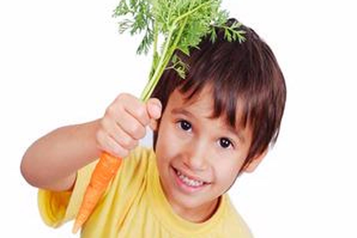 Anak-anak butuh asupan makanan yang tepat dan seimbang guna menjamin pertumbuhan fisik dan otak yang optimal. 