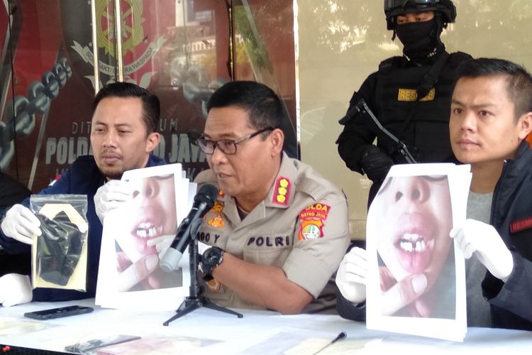 Kabid Humas Polda Metro Jaya Komisaris Besar Argo Yuwono merilis kasus penyekapan dan pemerasan oleh pengemudi taksi online di Mapolda Metro Jaya, Sabtu (29/6/2019)
