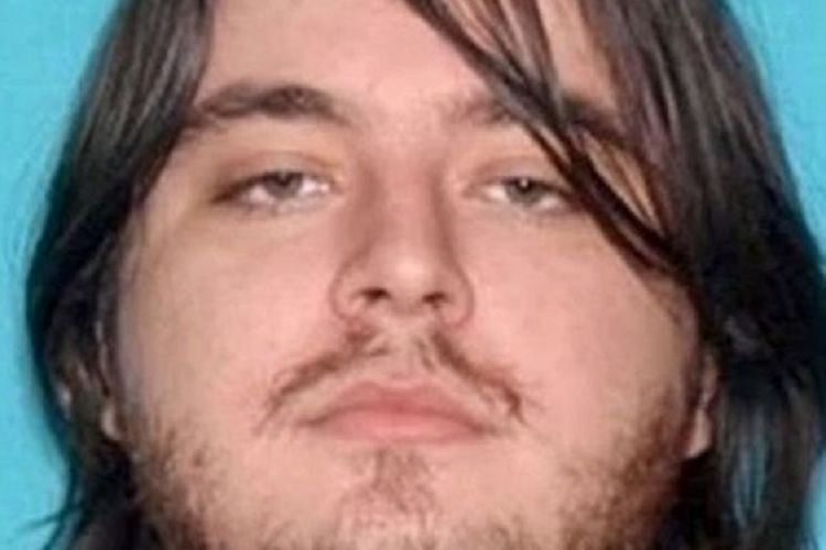 Scott Quinn Berkett, seorang pria di Beverly Hills, Amerika Serikat, yang ditangkap karena menyewa pembunuh bayaran menggunakan Bitcoin demi membunuh mantan pacarnya.